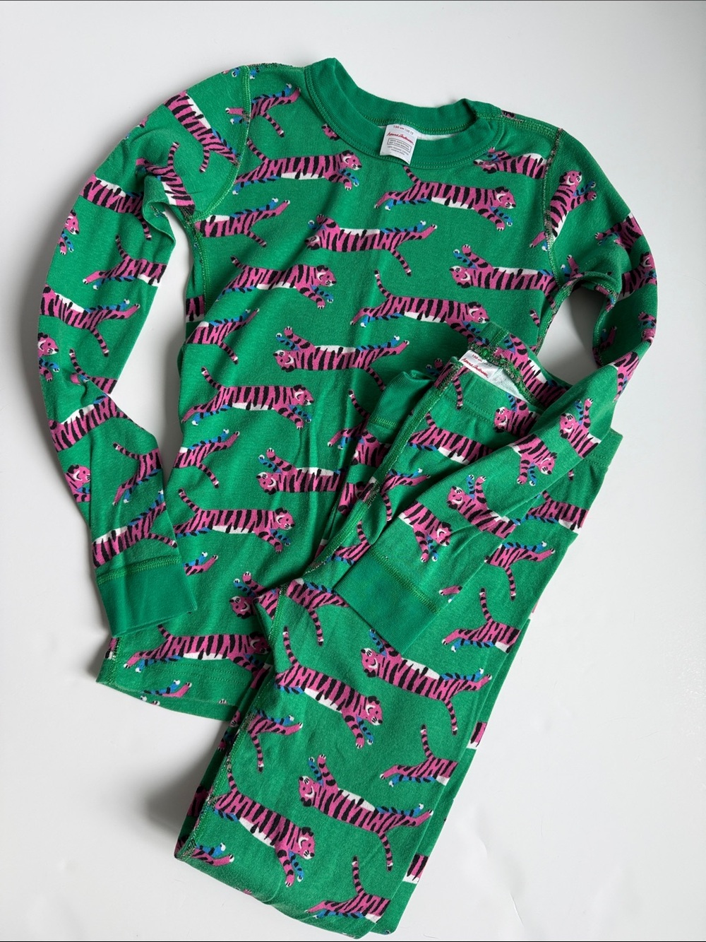 Hanna Andersson Green Pajama Set with Pink Tiger Print